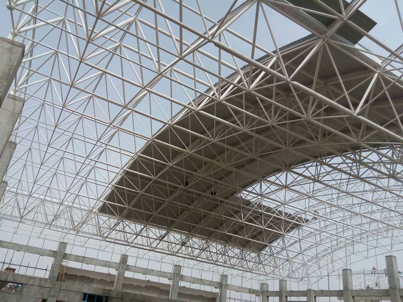 扬中青岛一汽网架
